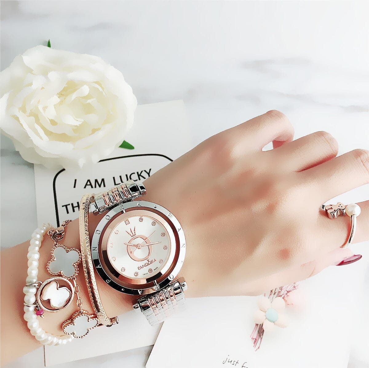 P A N D O R A Moments Glamour Pandora Adelstein