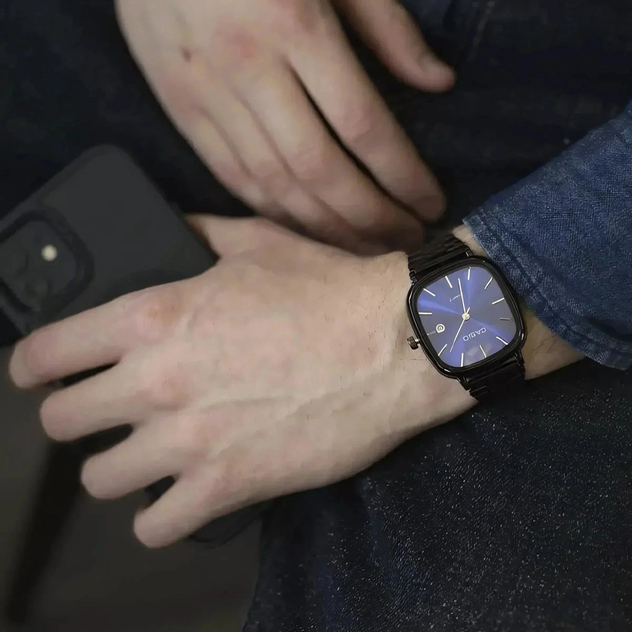 C A S I O Luxurious 36mm Watch - Water Resistant | Transferred steel Relógio CASIO Luxurious 36mm - Unissex Resistente à água | Aço Inoxidável Adelstein 